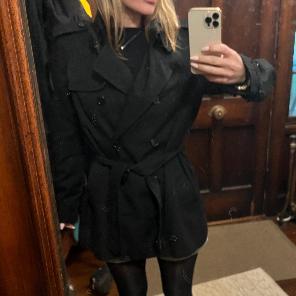 Black Burberry mid-length trench coat US12/ UK14/ ITA46/ GER42